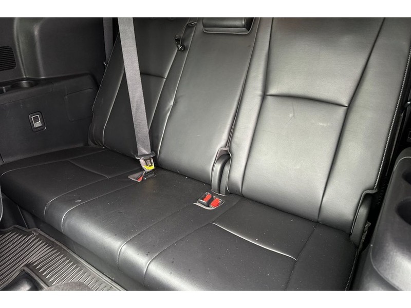Toyota Highlander Vehicle Full-screen Gallery Image 17