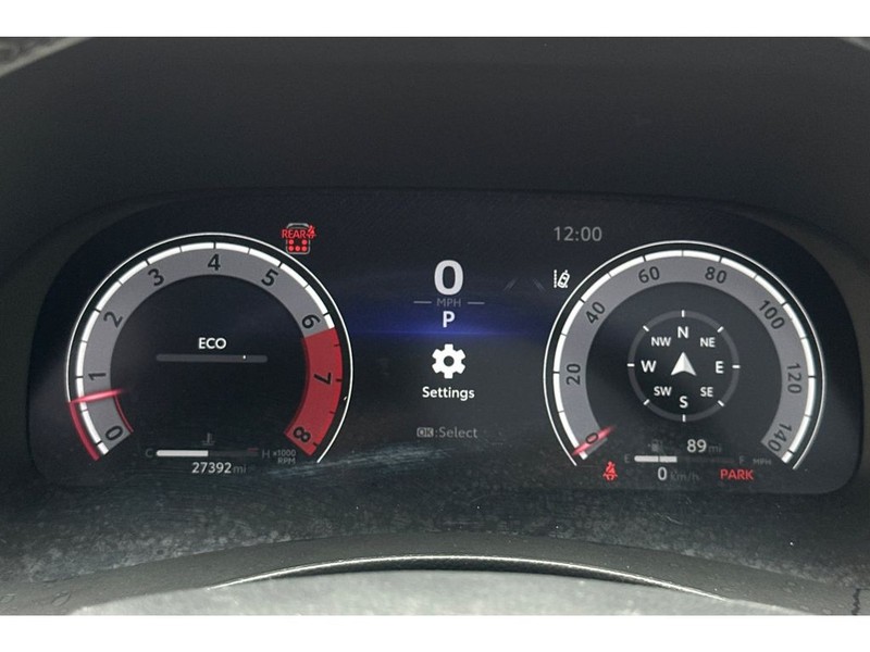 Toyota Highlander Vehicle Full-screen Gallery Image 31