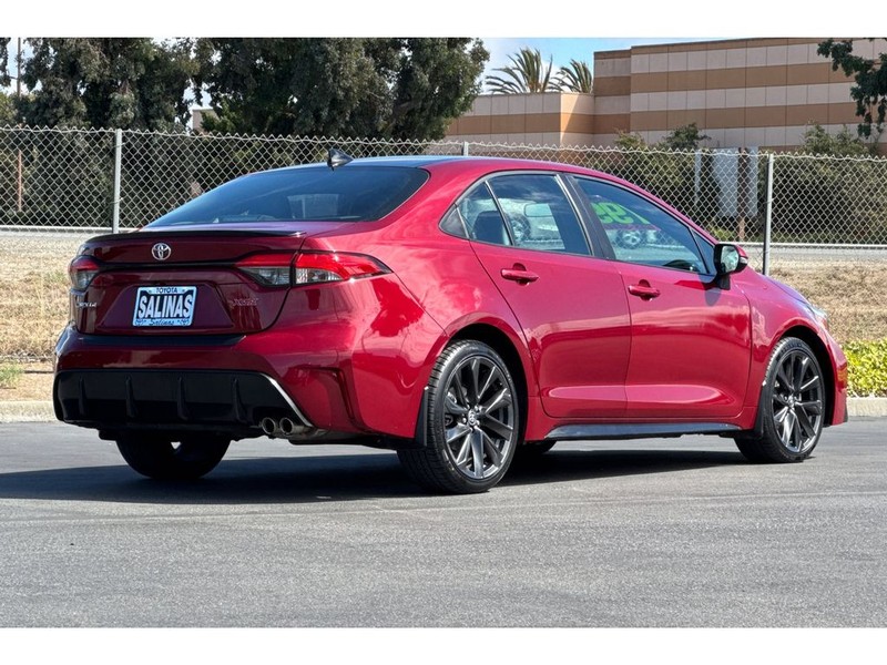 Toyota Corolla Vehicle Full-screen Gallery Image 04