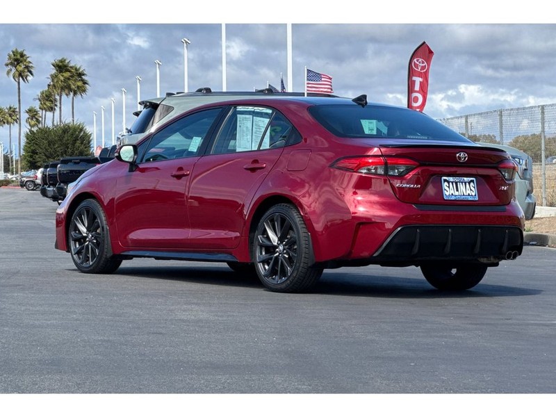 Toyota Corolla Vehicle Full-screen Gallery Image 06
