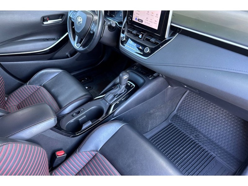 Toyota Corolla Vehicle Full-screen Gallery Image 16