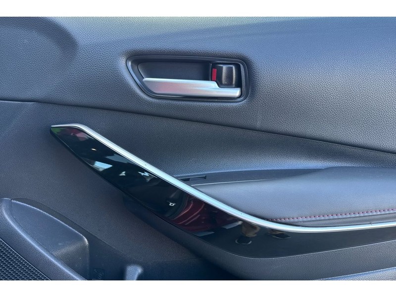 Toyota Corolla Vehicle Full-screen Gallery Image 18