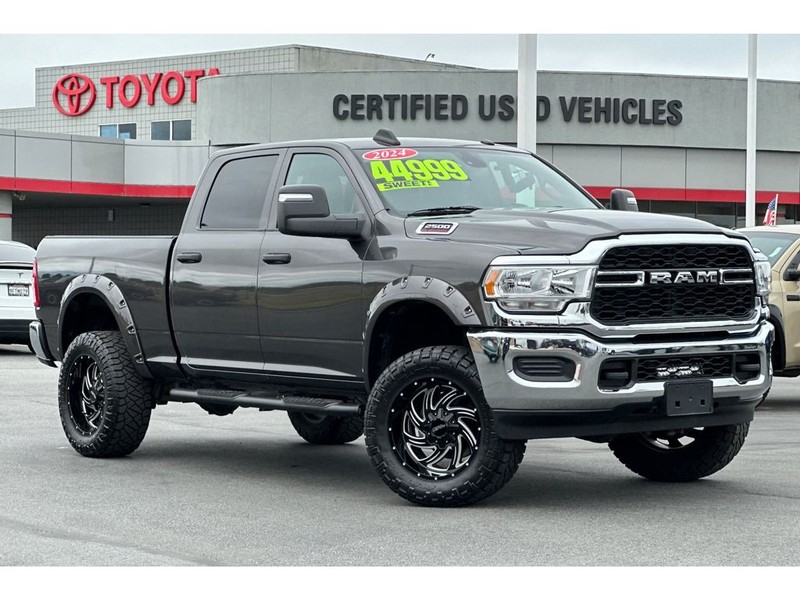 Ram 2500 Vehicle Full-screen Gallery Image 02