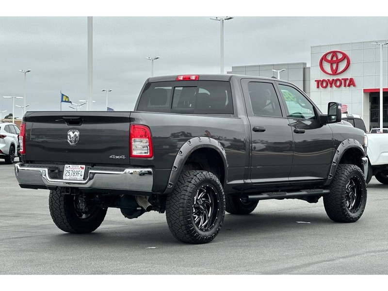 Ram 2500 Vehicle Full-screen Gallery Image 04