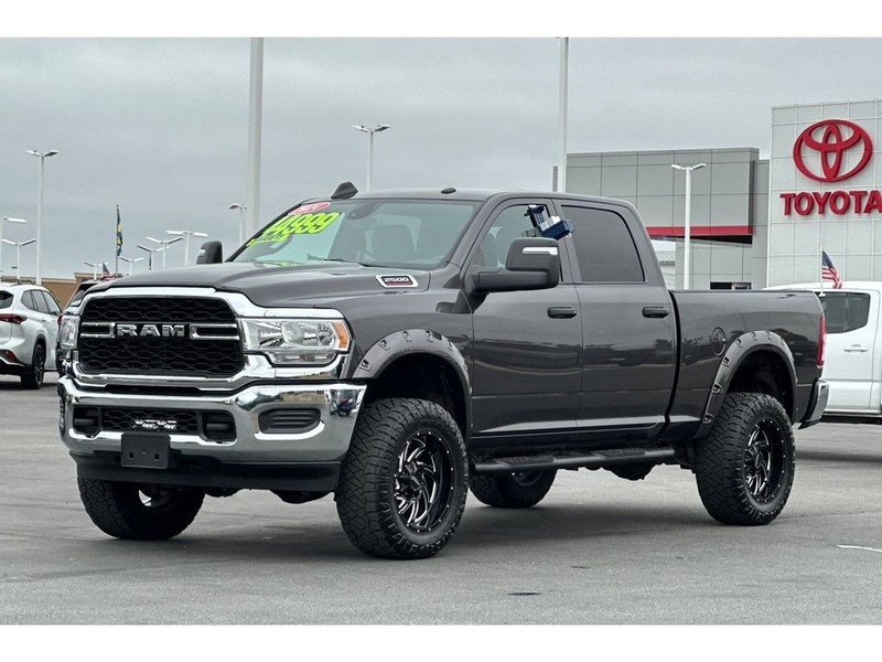 Ram 2500 Vehicle Full-screen Gallery Image 08