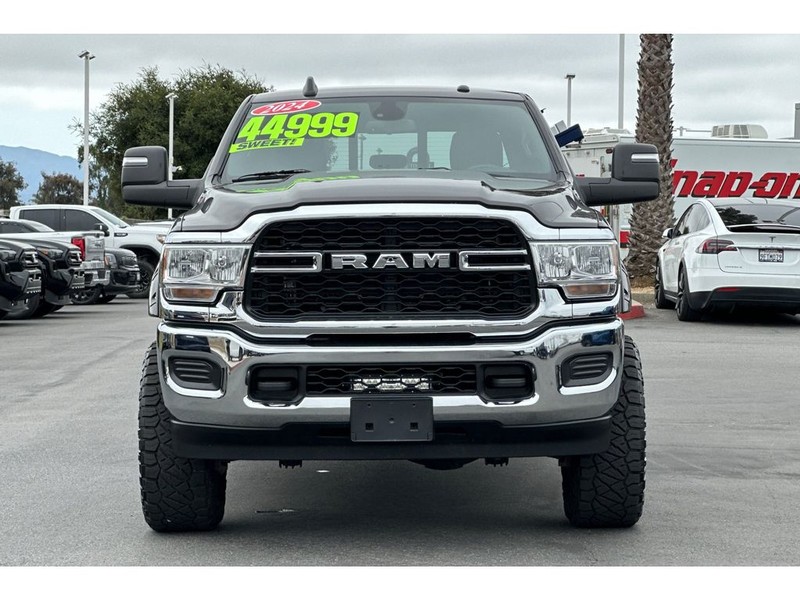 Ram 2500 Vehicle Full-screen Gallery Image 09