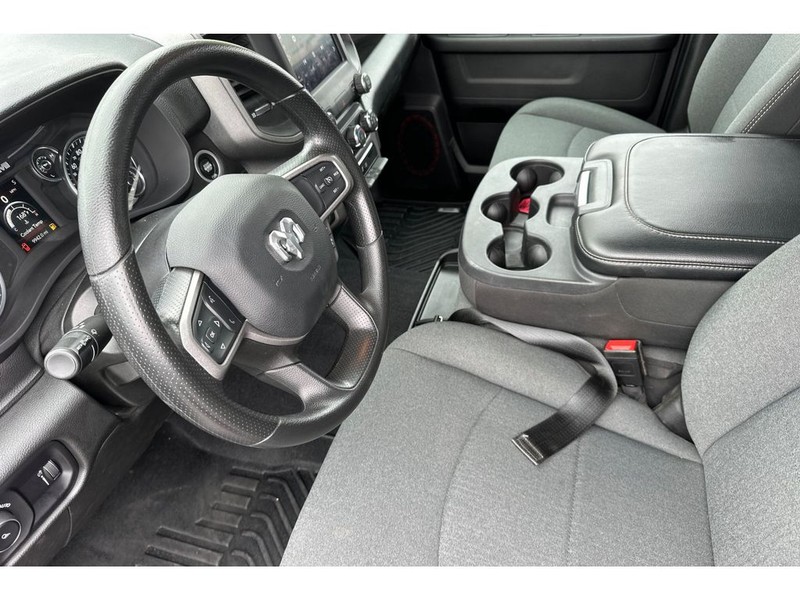 Ram 2500 Vehicle Full-screen Gallery Image 10