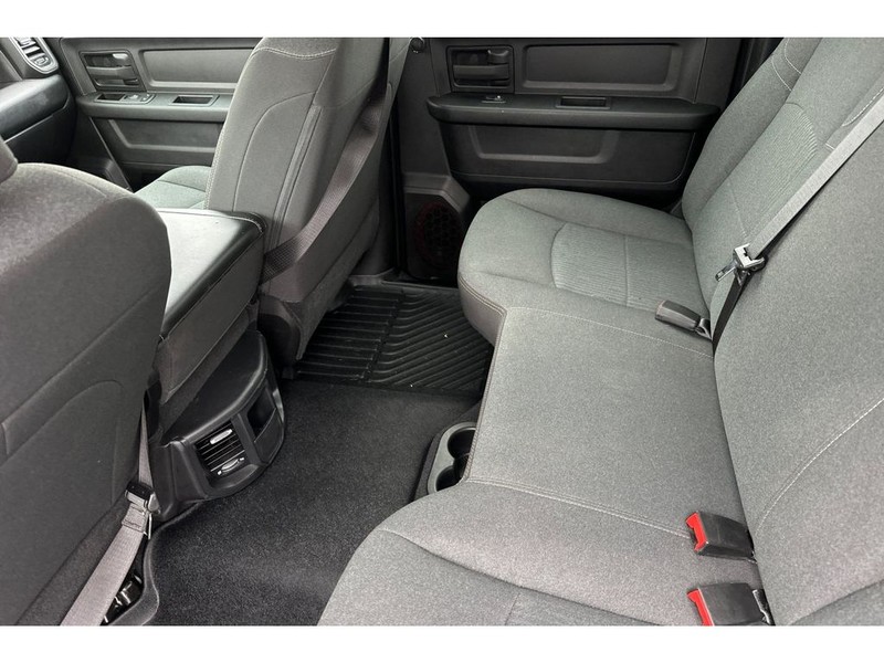 Ram 2500 Vehicle Full-screen Gallery Image 13