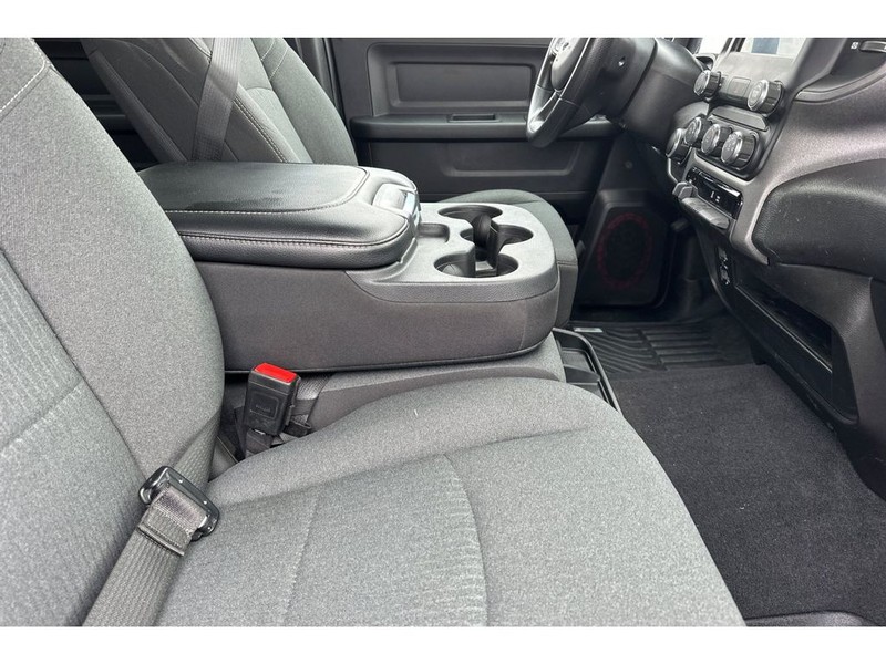 Ram 2500 Vehicle Full-screen Gallery Image 17