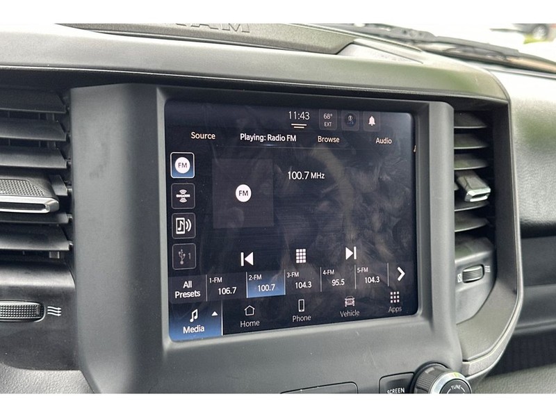 Ram 2500 Vehicle Full-screen Gallery Image 20