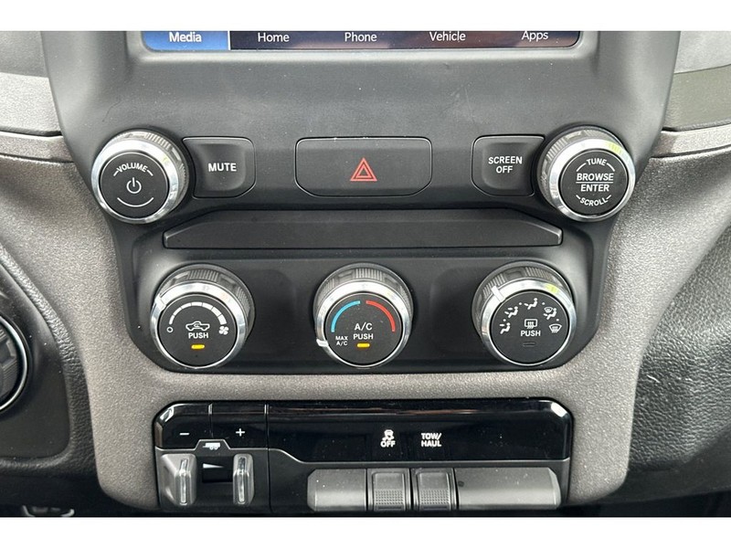 Ram 2500 Vehicle Full-screen Gallery Image 22