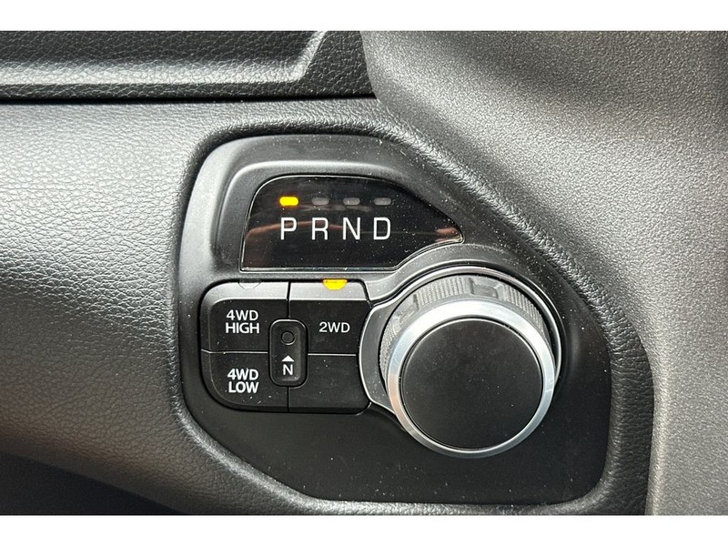 Ram 2500 Vehicle Full-screen Gallery Image 23