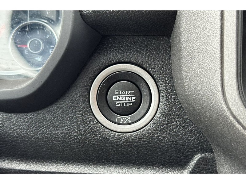 Ram 2500 Vehicle Full-screen Gallery Image 24