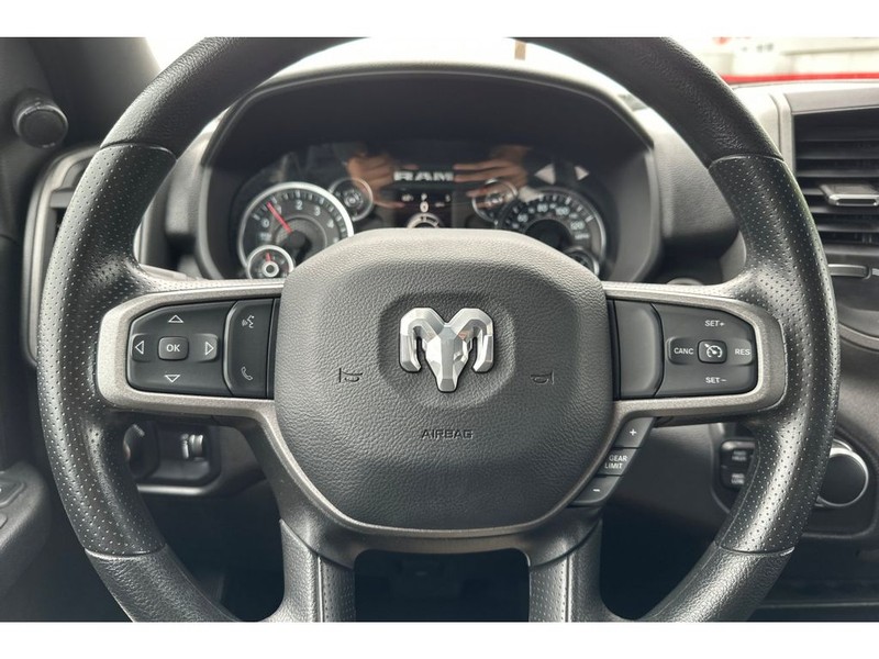 Ram 2500 Vehicle Full-screen Gallery Image 25
