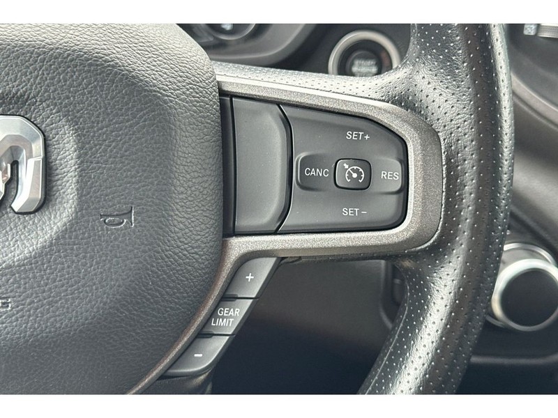 Ram 2500 Vehicle Full-screen Gallery Image 27