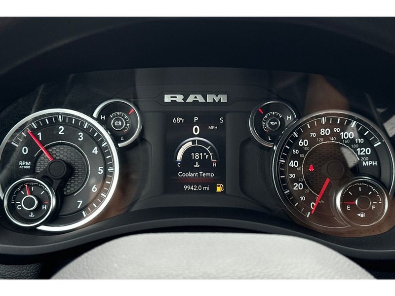 Ram 2500 Vehicle Full-screen Gallery Image 28