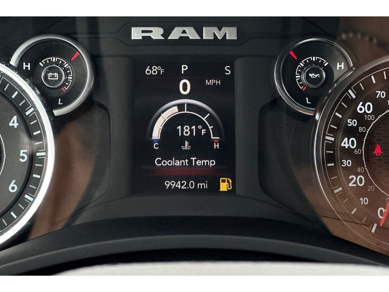 Ram 2500 Vehicle Full-screen Gallery Image 29
