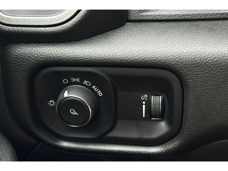 Ram 2500 Vehicle Full-screen Gallery Image 30