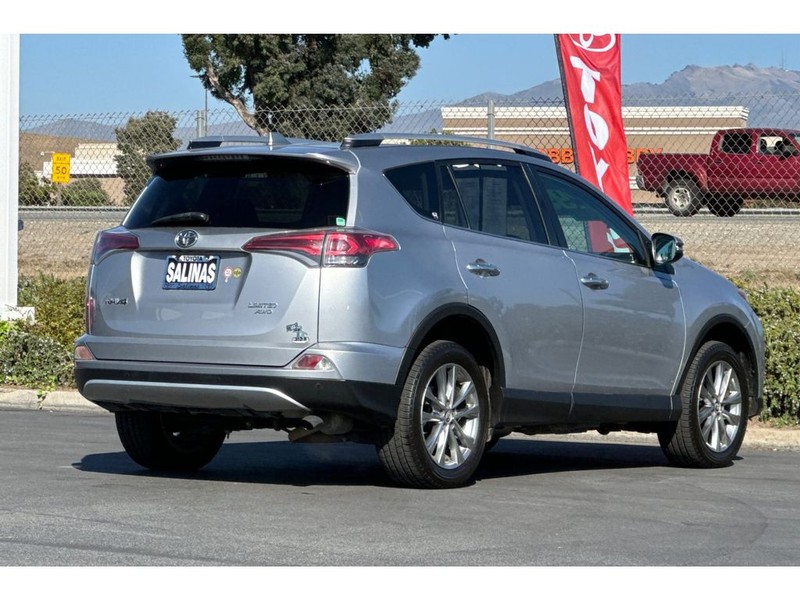 Toyota RAV4 Vehicle Full-screen Gallery Image 04