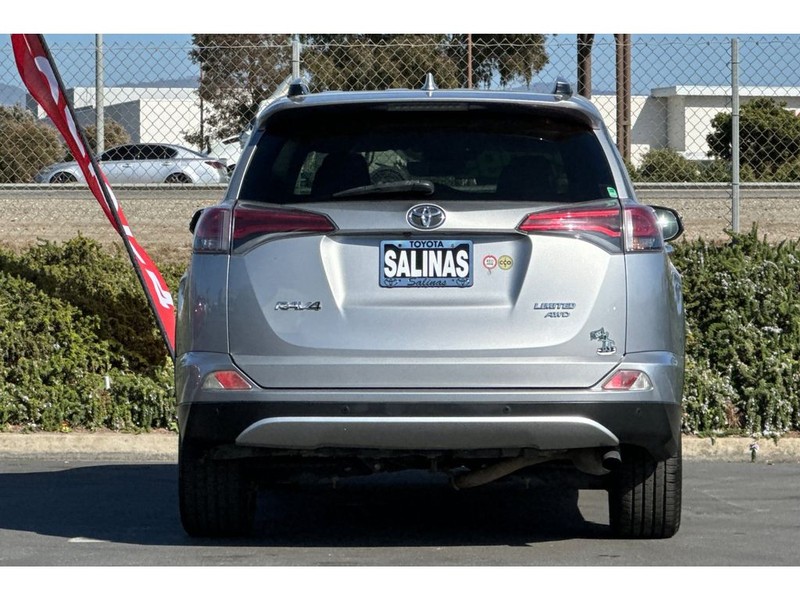 Toyota RAV4 Vehicle Full-screen Gallery Image 05