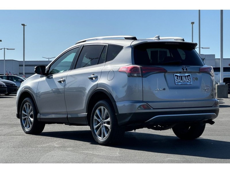 Toyota RAV4 Vehicle Full-screen Gallery Image 06