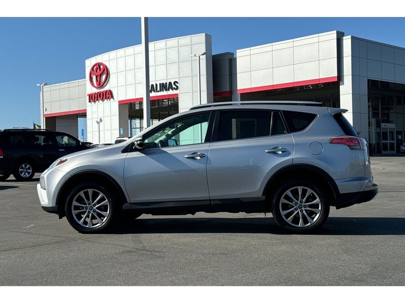 Toyota RAV4 Vehicle Full-screen Gallery Image 07