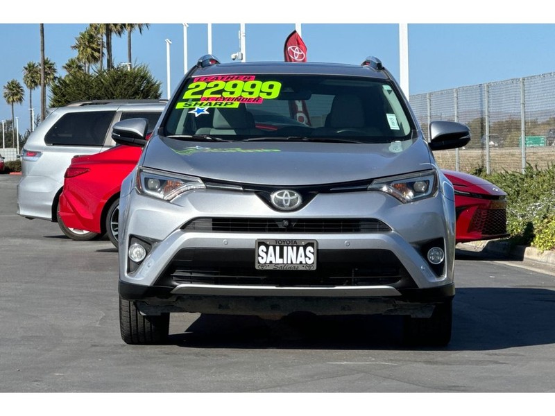 Toyota RAV4 Vehicle Full-screen Gallery Image 09