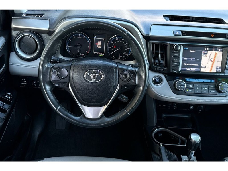 Toyota RAV4 Vehicle Full-screen Gallery Image 15