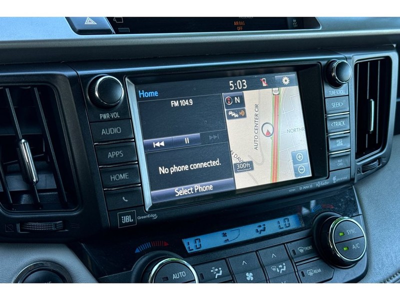 Toyota RAV4 Vehicle Full-screen Gallery Image 19