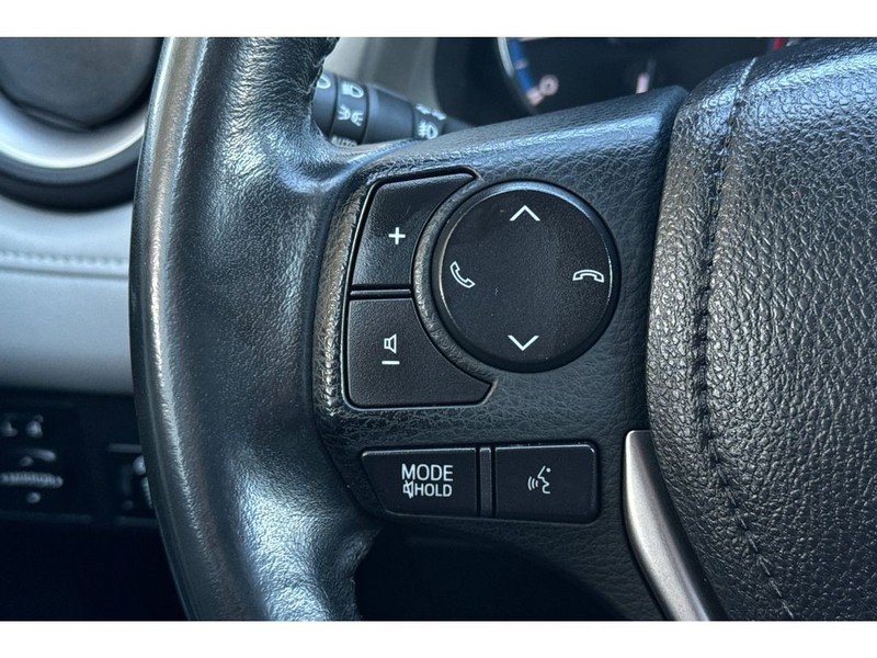 Toyota RAV4 Vehicle Full-screen Gallery Image 24