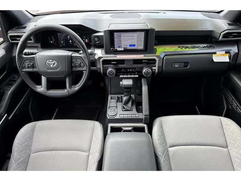 Toyota Tacoma Vehicle Full-screen Gallery Image 14