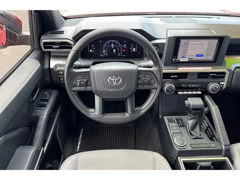 Toyota Tacoma Vehicle Full-screen Gallery Image 15