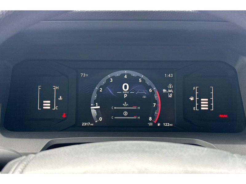 Toyota Tacoma Vehicle Full-screen Gallery Image 27