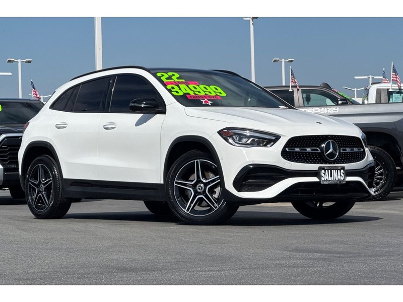 Mercedes-Benz GLA Vehicle Full-screen Gallery Image 02