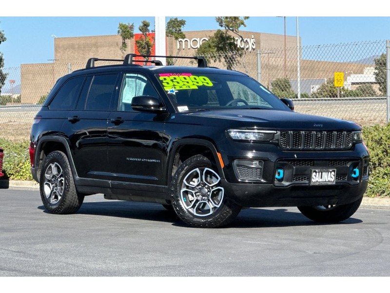 Jeep Grand Cherokee 4xe Vehicle Full-screen Gallery Image 02