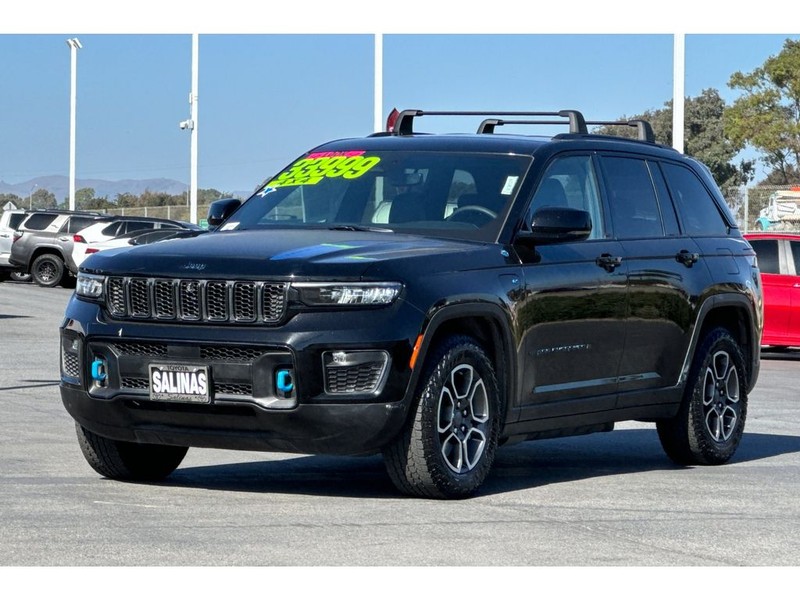 Jeep Grand Cherokee 4xe Vehicle Full-screen Gallery Image 08