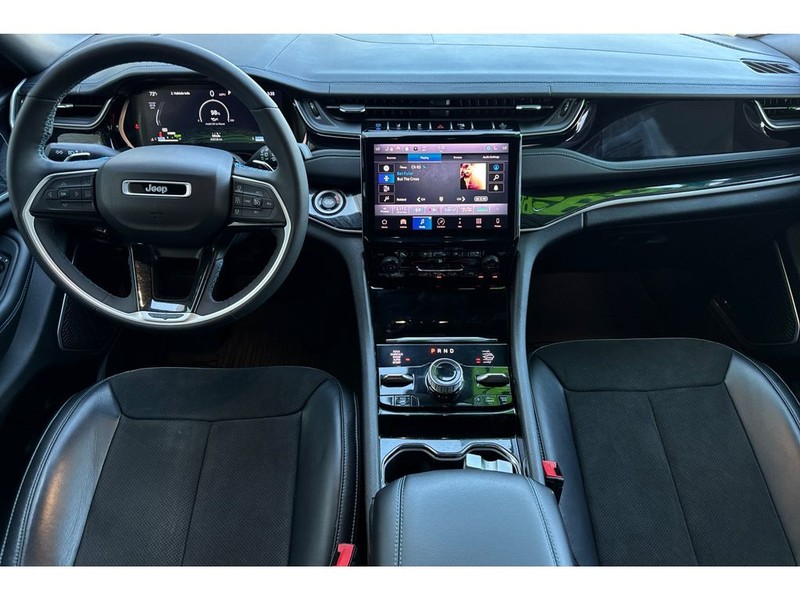 Jeep Grand Cherokee 4xe Vehicle Full-screen Gallery Image 14