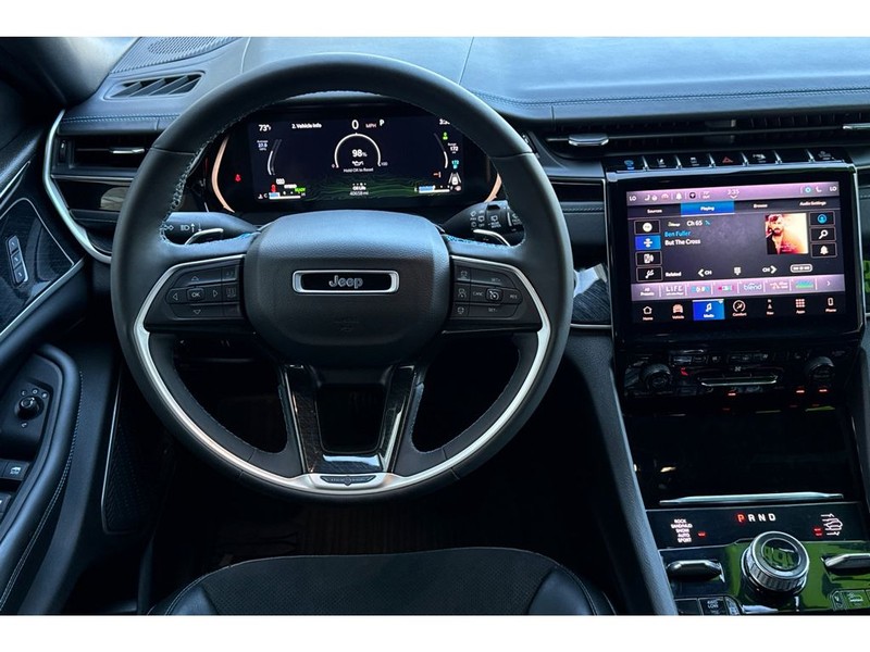 Jeep Grand Cherokee 4xe Vehicle Full-screen Gallery Image 15