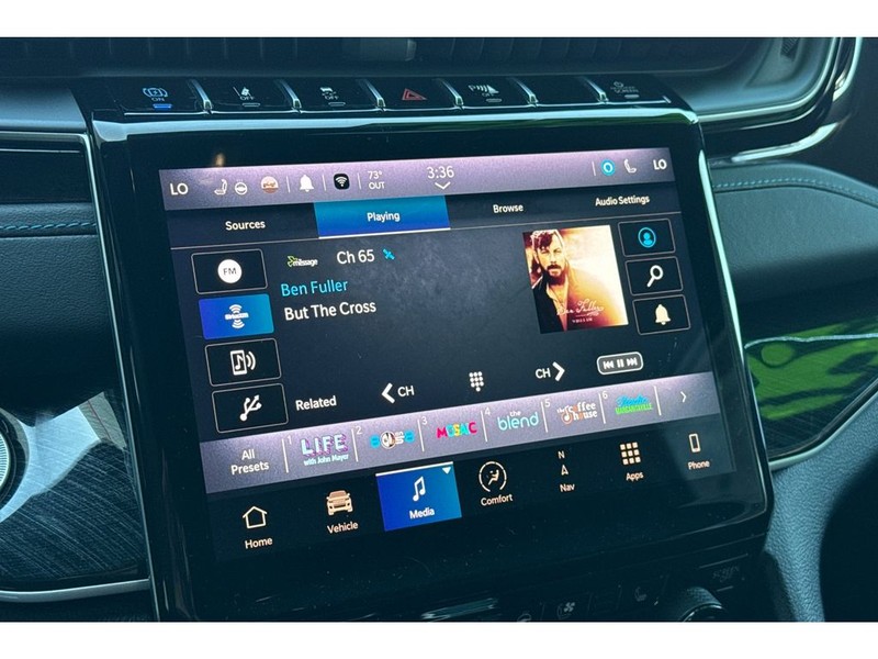 Jeep Grand Cherokee 4xe Vehicle Full-screen Gallery Image 19