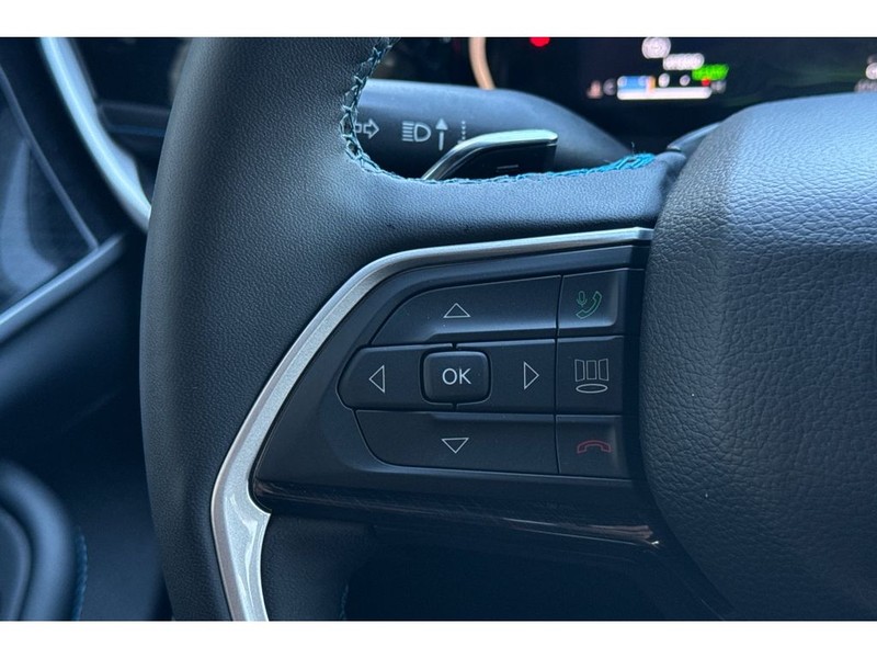 Jeep Grand Cherokee 4xe Vehicle Full-screen Gallery Image 24