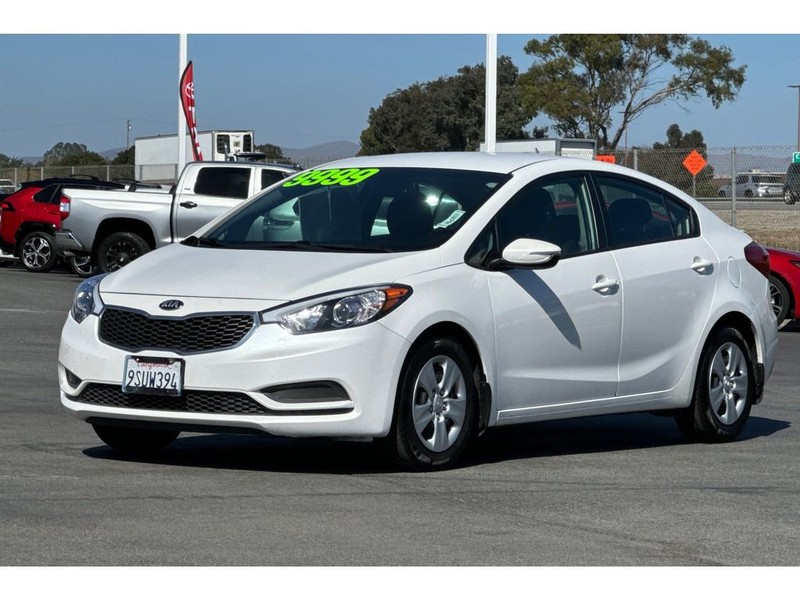 Kia Forte Vehicle Full-screen Gallery Image 08