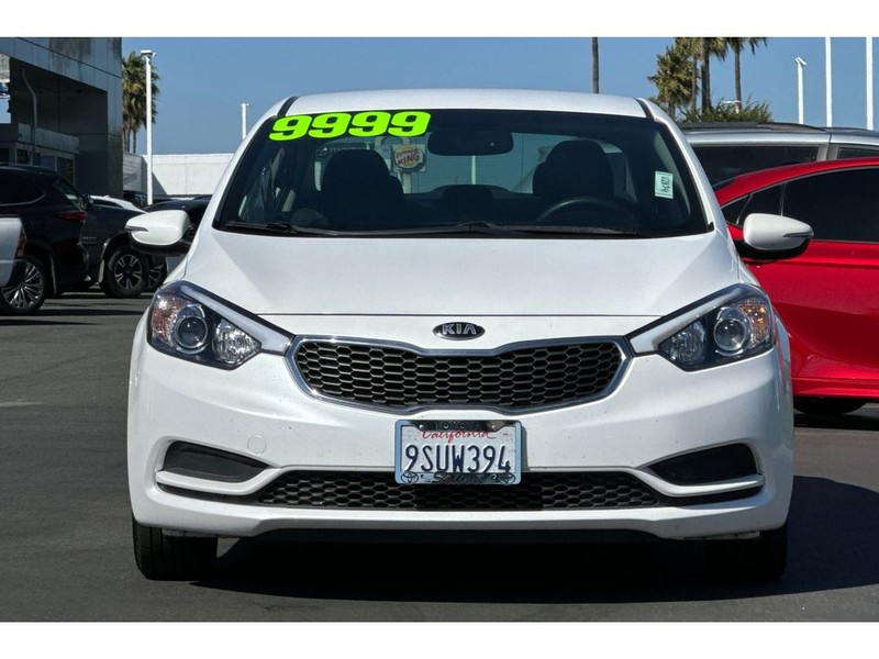 Kia Forte Vehicle Full-screen Gallery Image 09