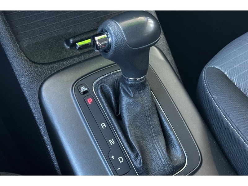 Kia Forte Vehicle Full-screen Gallery Image 21