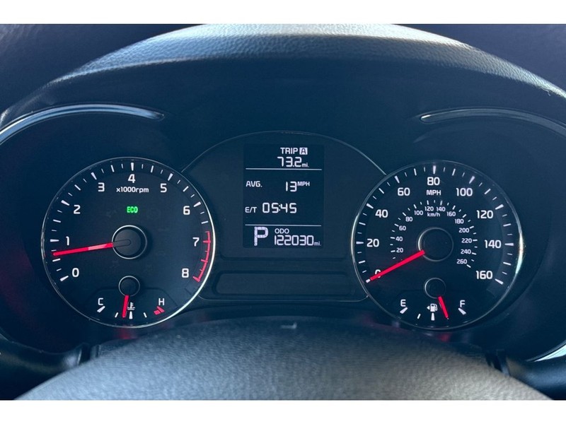 Kia Forte Vehicle Full-screen Gallery Image 25
