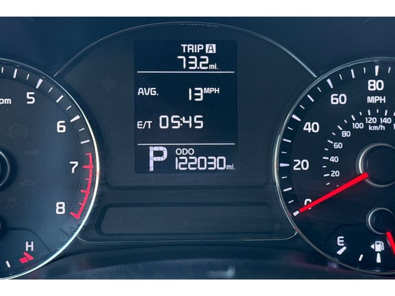 Kia Forte Vehicle Full-screen Gallery Image 26