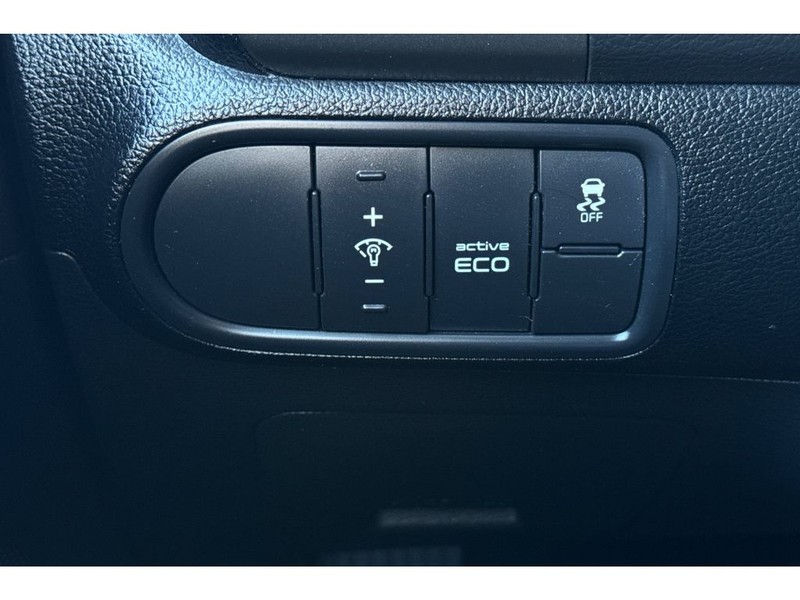 Kia Forte Vehicle Full-screen Gallery Image 27