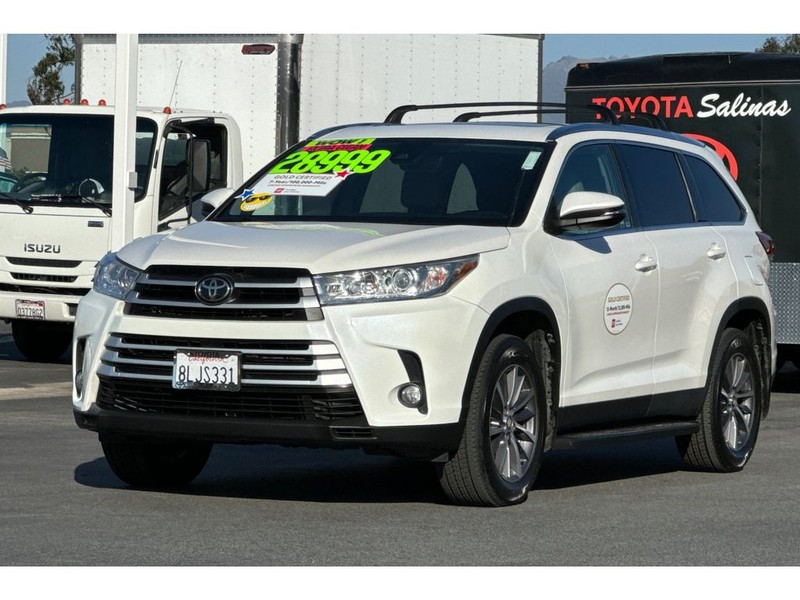 Toyota Highlander Vehicle Full-screen Gallery Image 08