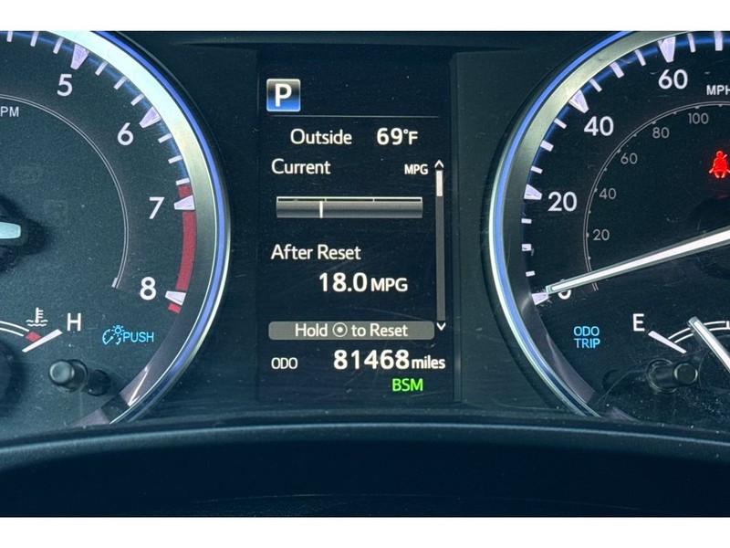 Toyota Highlander Vehicle Full-screen Gallery Image 28