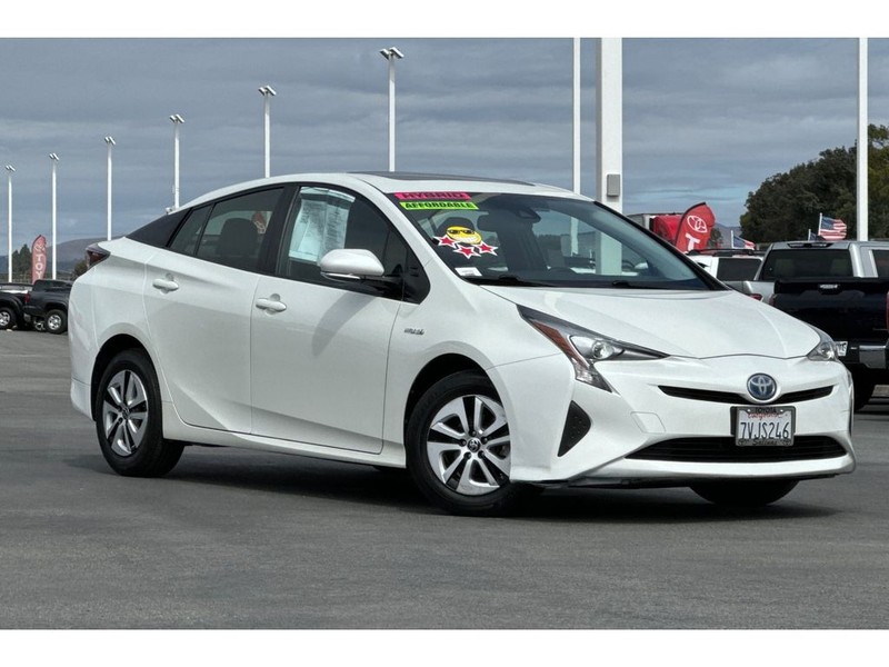 Toyota Prius Vehicle Full-screen Gallery Image 02