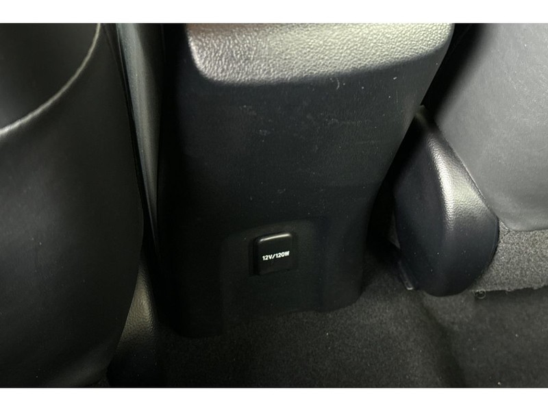 Toyota Prius Vehicle Full-screen Gallery Image 14